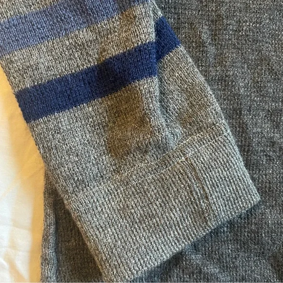 Cotopaxi Crew Neck Wool Gray and Blue Accent Men’s and Women’s Sweater - Picture 10 of 15